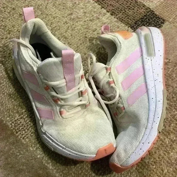 Adidas  Sneakers EUC - Picture 1 of 7